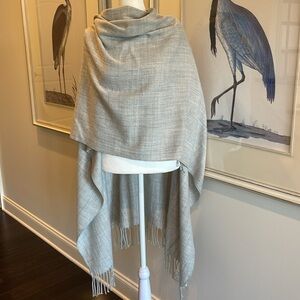 Silvery gray, Shawl with Fringe
